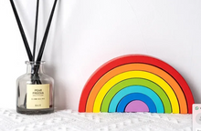 Cargar imagen en el visor de la galería, Juego Montessori Arcoiris De Fichas Encajables En Madera
