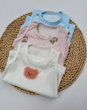 Cargar imagen en el visor de la galería, PAQUETE CAMISILLA X 3 BEBÉ
