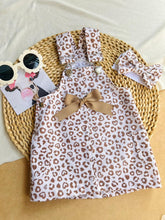 Cargar imagen en el visor de la galería, JARDINERA COW SET TRES PIEZAS
