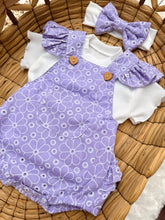 Cargar imagen en el visor de la galería, SET AMALIA OJALILLO TRES PIEZAS REF 1303
