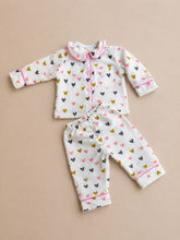 Cargar imagen en el visor de la galería, PIJAMA DOS PIEZAS REF CAMILA CORAZONES
